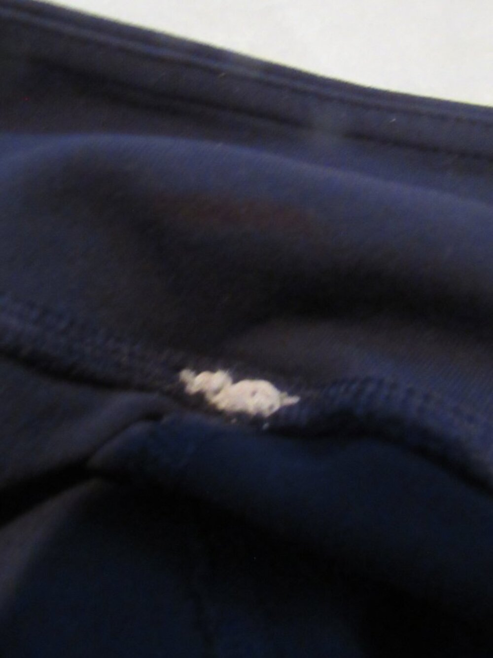 ALO Yoga Navy Leggings with Pleated Side Detail - Picture 7 of 16